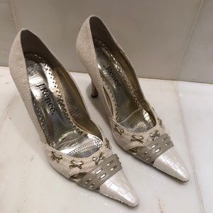 Gorgeous  cream and gold heels